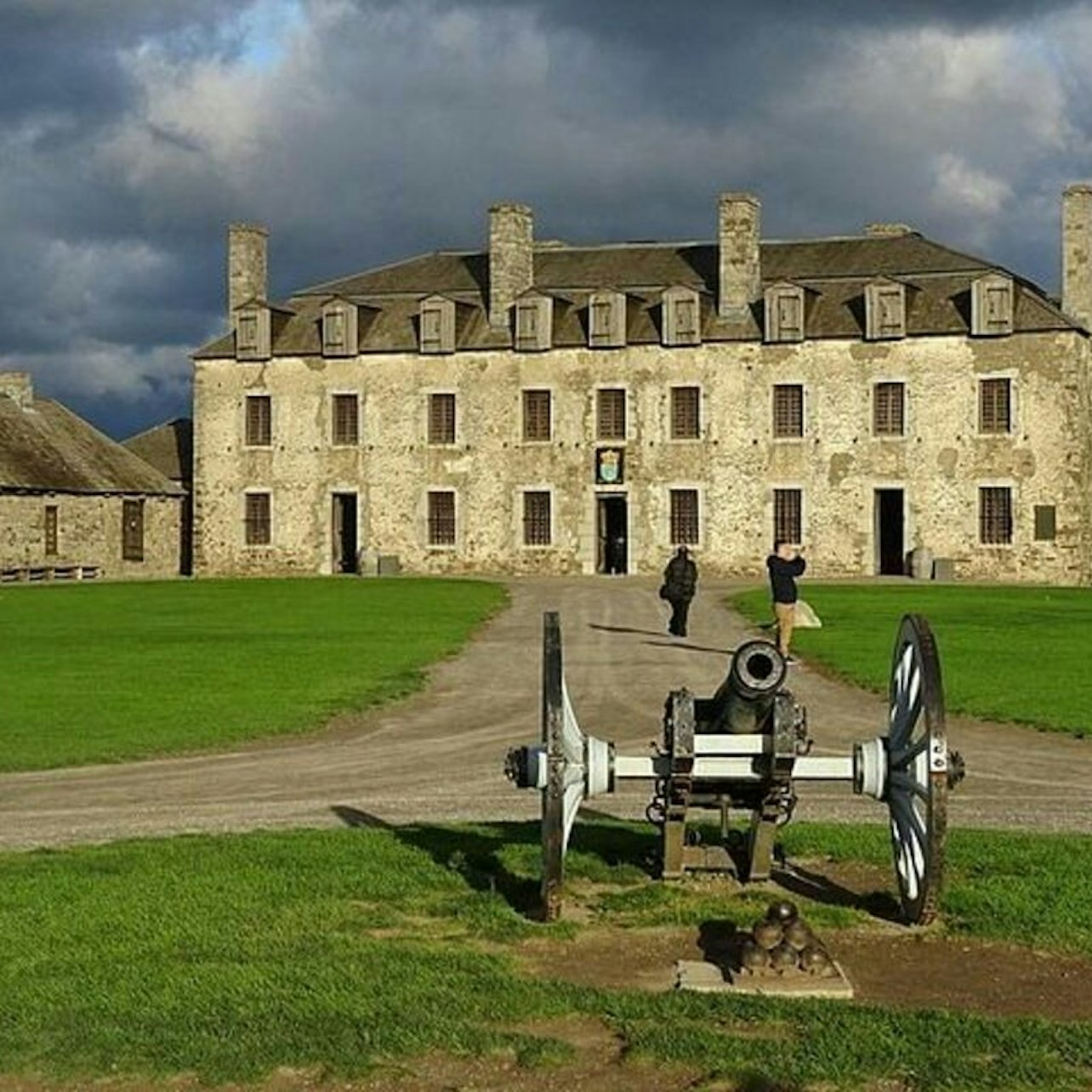 Niagara Falls USA Sightseeing Tour & Old Fort Niagara - Photo 1 of 6